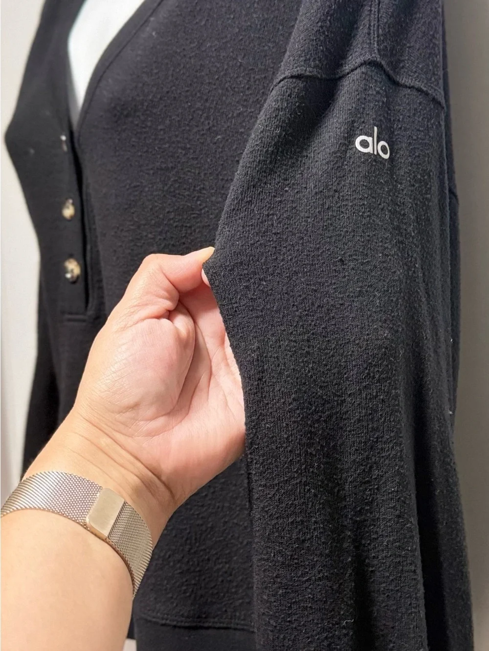 ALO Yoga Black Henley Pullover Cropped Sweatshirt Sz M